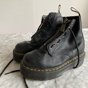 Dr. Martens Sinclair Boot
